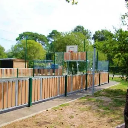 4 Etoiles - Piscine - Eecaaf